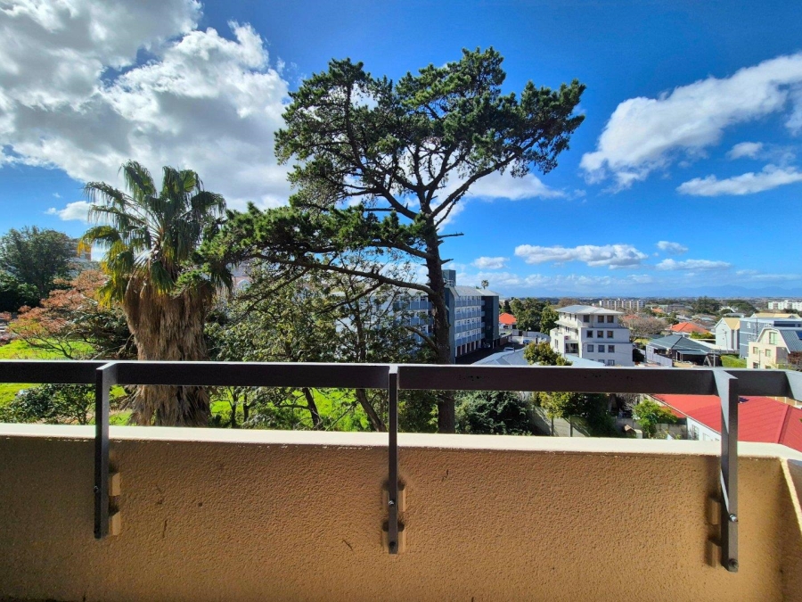 1 Bedroom Property for Sale in Wynberg Upper Western Cape
